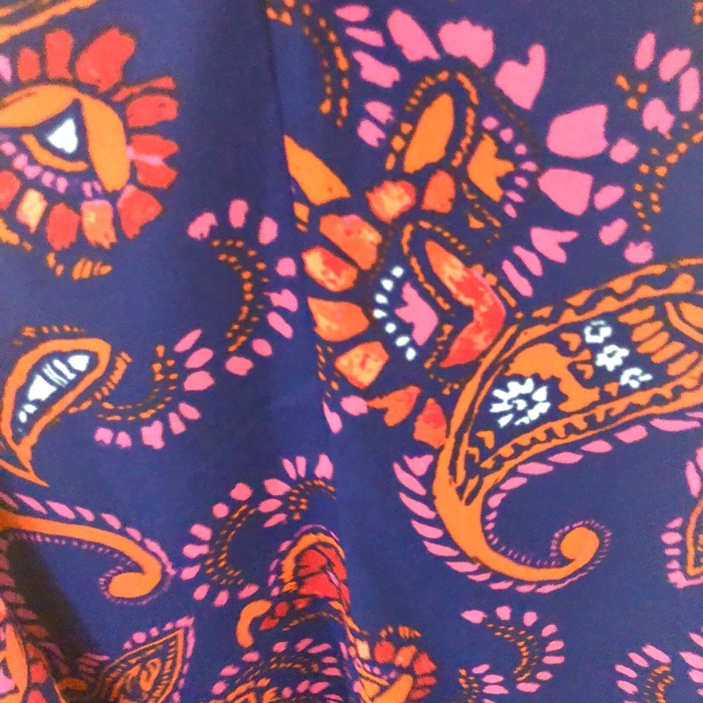 Patterned high necked shift - Picture 3 of 4